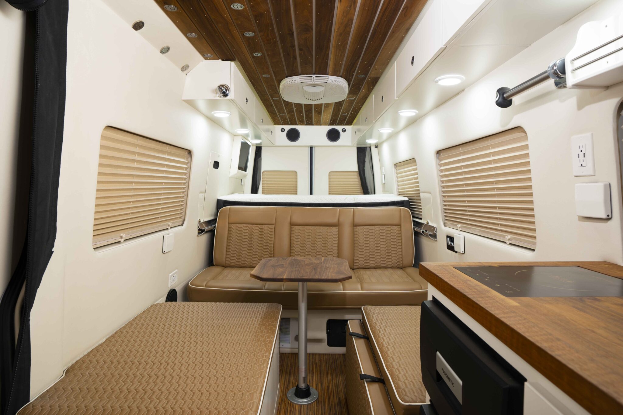 Supreme Camper #021 (DEMO) - LCW Automotive